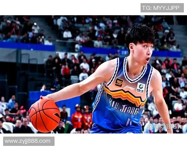 齐麟的崛起与挑战：从篮球新星到职业生涯的转折点分析